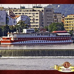 Albatros 3*, Praga Republica Cehă